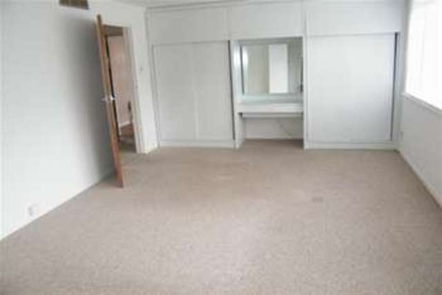  Image of 1 bedroom Flat to rent in High View Court Wray Common Road Reigate RH2 at Reigate, RH2 0RZ