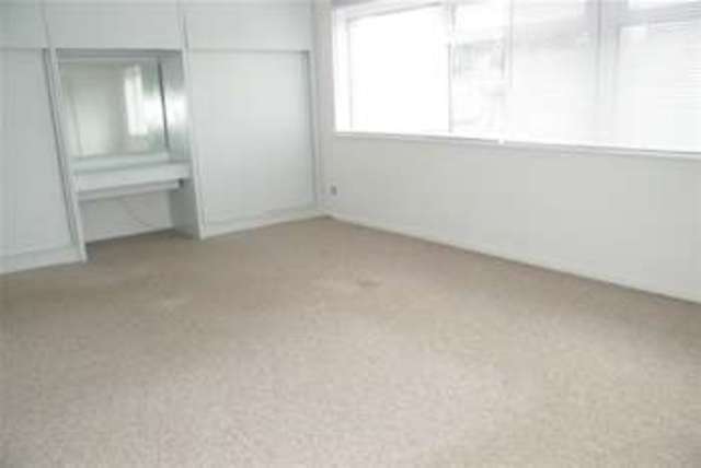  Image of 1 bedroom Flat to rent in High View Court Wray Common Road Reigate RH2 at Reigate, RH2 0RZ