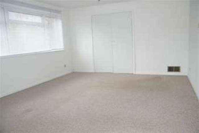  Image of 1 bedroom Flat to rent in High View Court Wray Common Road Reigate RH2 at Reigate, RH2 0RZ