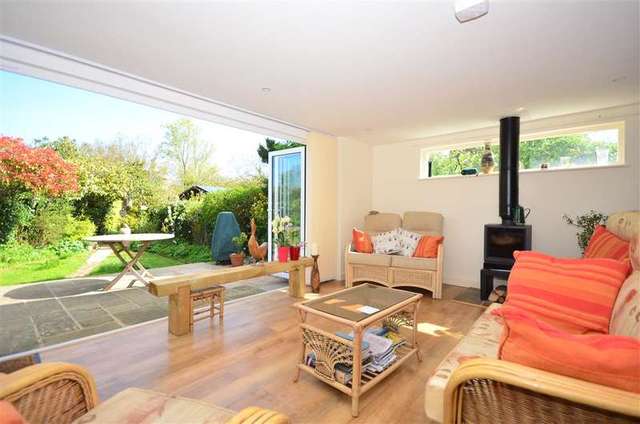 Image of 3 bedroom Detached house for sale in Church Walk Headcorn Ashford TN27 at Headcorn Ashford Headcorn, TN27 9NP