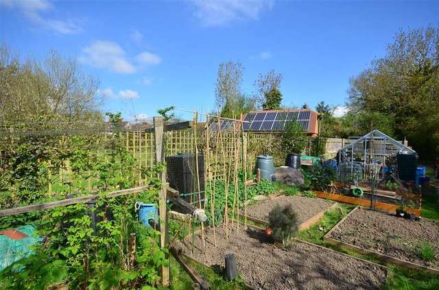  Image of 3 bedroom Detached house for sale in Church Walk Headcorn Ashford TN27 at Headcorn Ashford Headcorn, TN27 9NP