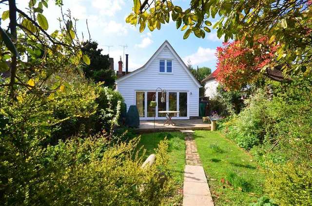  Image of 3 bedroom Detached house for sale in Church Walk Headcorn Ashford TN27 at Headcorn Ashford Headcorn, TN27 9NP