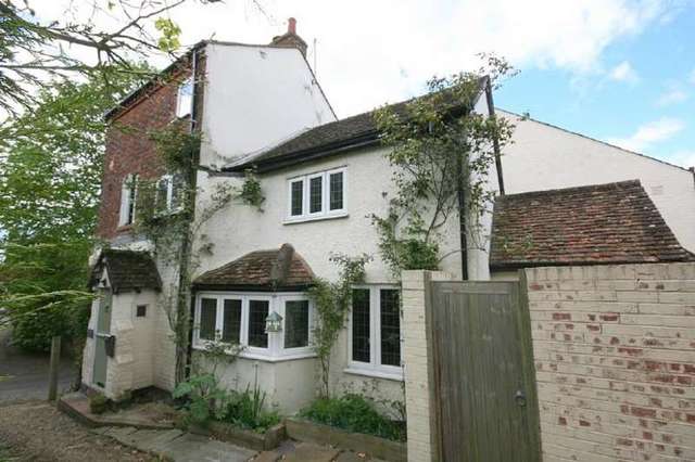  Image of 3 bedroom Cottage for sale in Vicarage Lane Ivinghoe Leighton Buzzard LU7 at Ivinghoe Buc Ivinghoe, LU7 9EQ