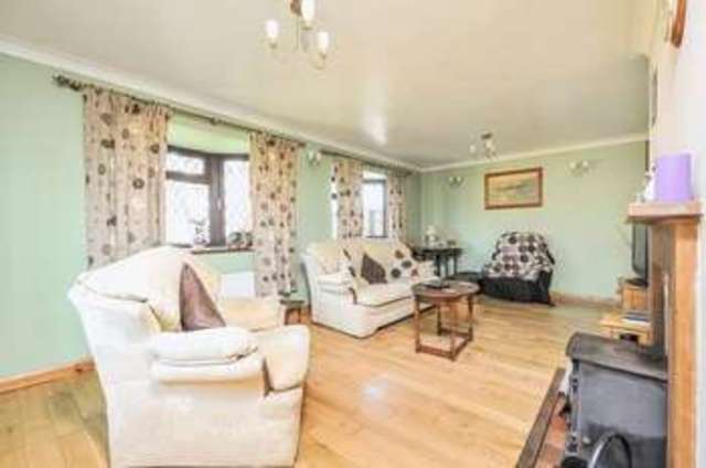  Image of 3 bedroom Detached house for sale in The Meads West Hanney Wantage OX12 at The Meads West Hanney Wantage, OX12 0LJ