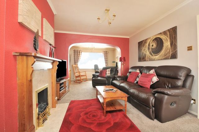  Image of 3 bedroom Detached house for sale in Linden Crescent Grove Wantage OX12 at Linden Crescent Grove Wantage, OX12 7NB
