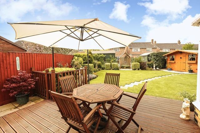  Image of 3 bedroom Detached house for sale in Linden Crescent Grove Wantage OX12 at Linden Crescent Grove Wantage, OX12 7NB