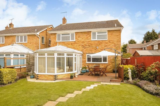  Image of 3 bedroom Detached house for sale in Linden Crescent Grove Wantage OX12 at Linden Crescent Grove Wantage, OX12 7NB