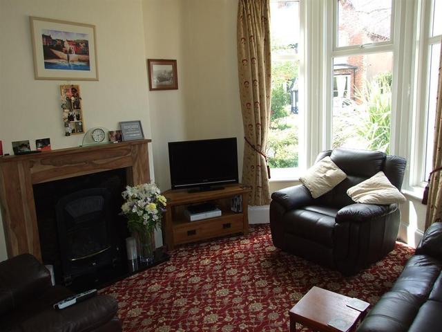  Image of 5 bedroom Semi-Detached house for sale in Londesborough Road Scarborough YO12 at Scarborough North Yorkshire Falsgrave, YO12 5AF