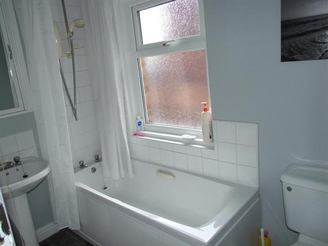  Image of 5 bedroom Semi-Detached house for sale in Londesborough Road Scarborough YO12 at Scarborough North Yorkshire Falsgrave, YO12 5AF
