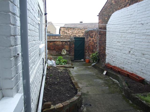  Image of 5 bedroom Semi-Detached house for sale in Londesborough Road Scarborough YO12 at Scarborough North Yorkshire Falsgrave, YO12 5AF