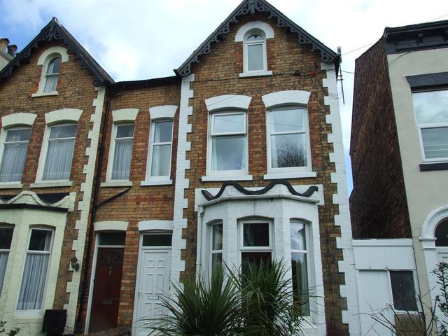  Image of 5 bedroom Semi-Detached house for sale in Londesborough Road Scarborough YO12 at Scarborough North Yorkshire Falsgrave, YO12 5AF