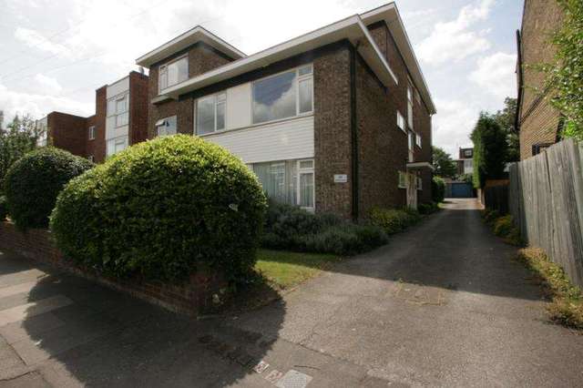  Image of 1 bedroom Flat to rent in Montague Road London SW19 at Wimbledon London South Wimbledon, SW19 1TD