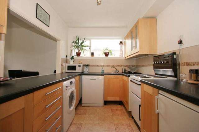  Image of 1 bedroom Flat to rent in Montague Road London SW19 at Wimbledon London South Wimbledon, SW19 1TD