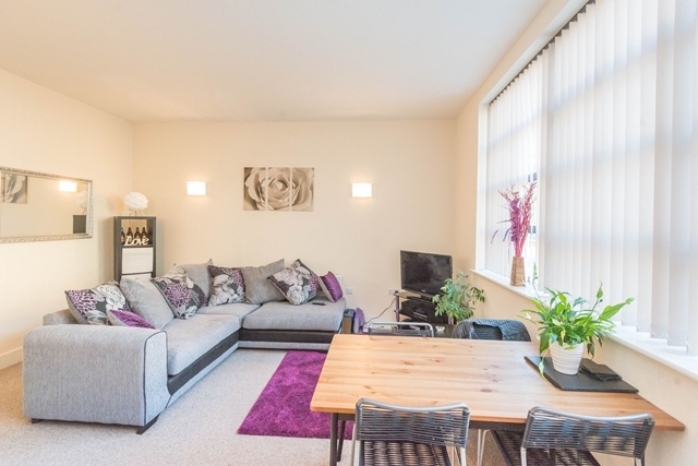  Image of 1 bedroom Flat to rent in Green Lane Sheffield S3 at Kelham Island  Sheffield, S3 8SJ