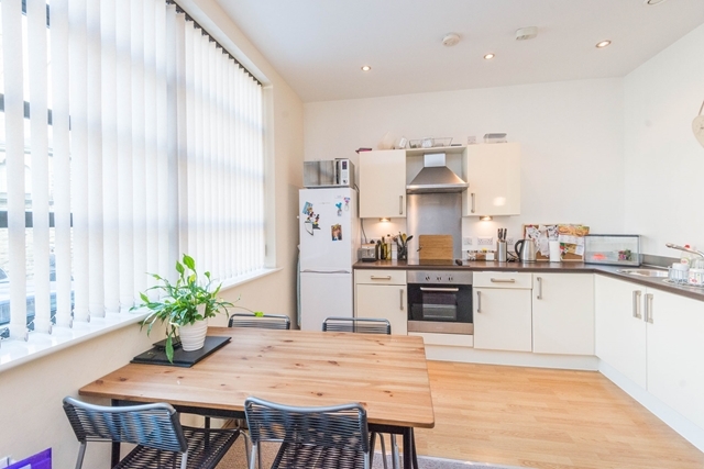  Image of 1 bedroom Flat to rent in Green Lane Sheffield S3 at Kelham Island  Sheffield, S3 8SJ