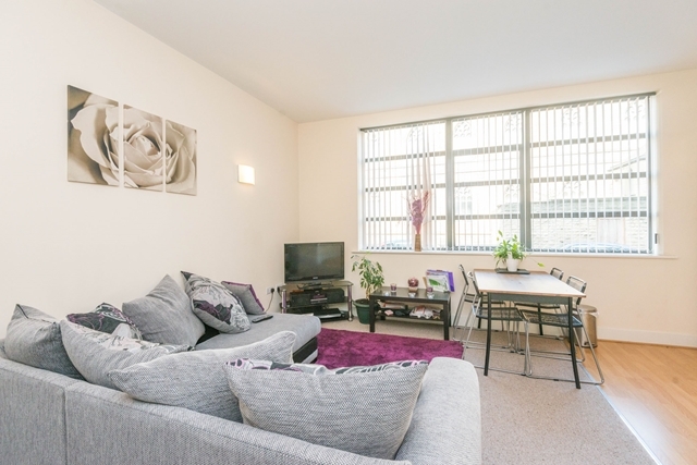  Image of 1 bedroom Flat to rent in Green Lane Sheffield S3 at Kelham Island  Sheffield, S3 8SJ