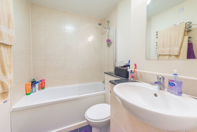  Image of 1 bedroom Flat to rent in Green Lane Sheffield S3 at Kelham Island  Sheffield, S3 8SJ