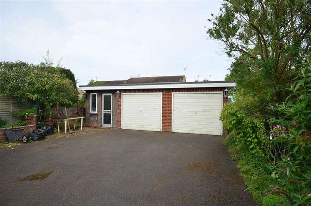 Image of 4 bedroom Detached house for sale in Grigg Lane Headcorn Ashford TN27 at Headcorn Ashford Headcorn, TN27 9TD