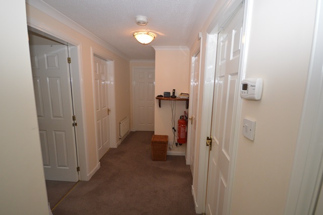  Image of 2 bedroom Flat to rent in Hermitage Park Lea Edinburgh EH6 at Lochend Edinburgh Edinburgh, EH6 8DY