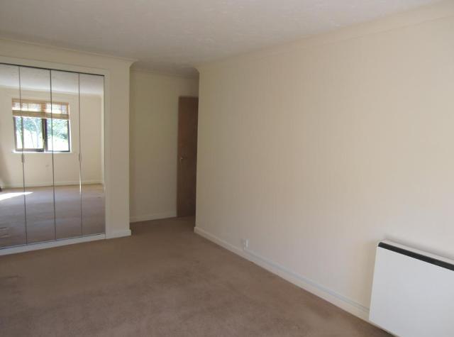  Image of 1 bedroom Apartment to rent in Filey Road Scarborough YO11 at Hartford Court Filey Road Scarborough, YO11 2TP