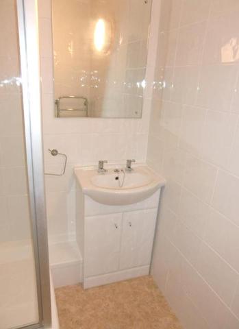  Image of 1 bedroom Apartment to rent in Filey Road Scarborough YO11 at Hartford Court Filey Road Scarborough, YO11 2TP