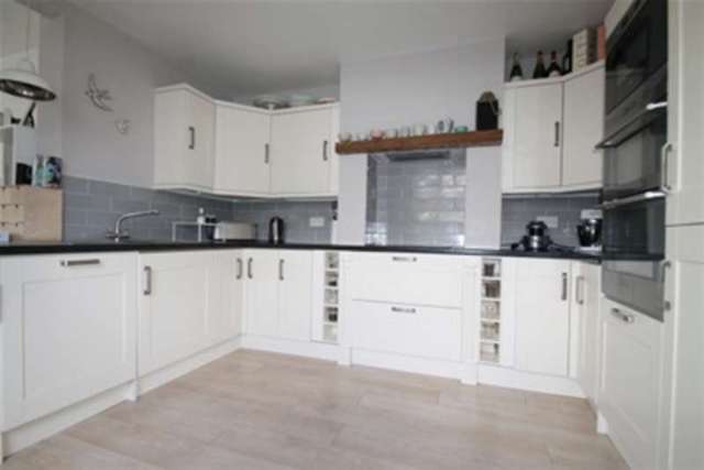  Image of 3 bedroom Detached house to rent in Penny Lane Emsworth PO10 at Emsworth, PO10 8HE
