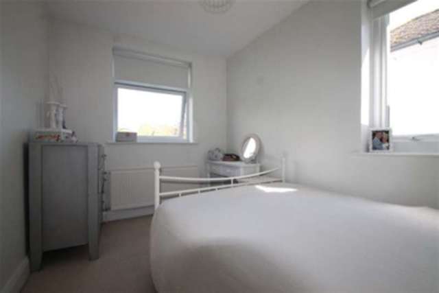  Image of 3 bedroom Detached house to rent in Penny Lane Emsworth PO10 at Emsworth, PO10 8HE