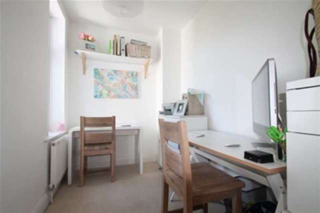  Image of 3 bedroom Detached house to rent in Penny Lane Emsworth PO10 at Emsworth, PO10 8HE