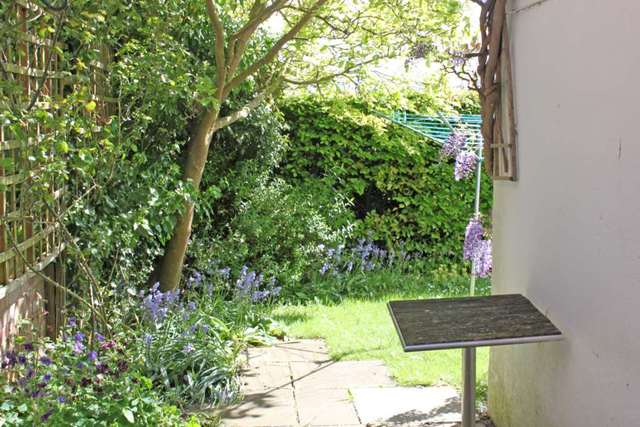  Image of 1 bedroom Cottage to rent in Brightwell-Cum-Sotwell Brightwell-Cum-Sotwell Wallingford OX10 at The White Cottage, Brightwell Cum Sotwell  Wallingford, OX10 0RJ