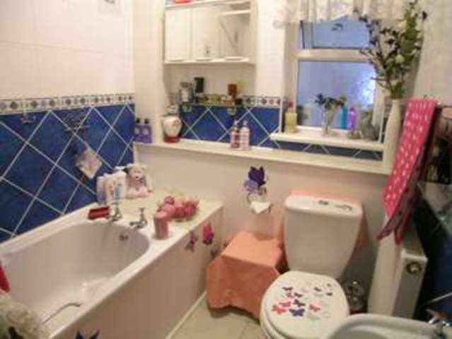  Image of 2 bedroom Bungalow for sale in Camrose Haverfordwest SA62 at Haverfordwest Pembrokeshire Keeston, SA62 6HJ