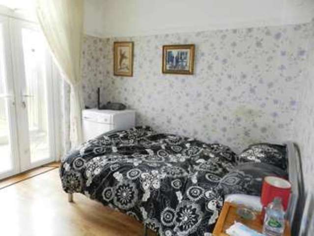  Image of 2 bedroom Bungalow for sale in Camrose Haverfordwest SA62 at Haverfordwest Pembrokeshire Keeston, SA62 6HJ