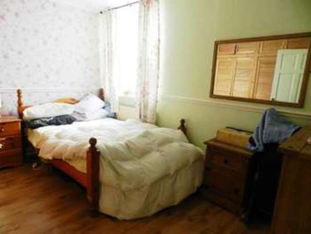  Image of 2 bedroom Bungalow for sale in Camrose Haverfordwest SA62 at Haverfordwest Pembrokeshire Keeston, SA62 6HJ