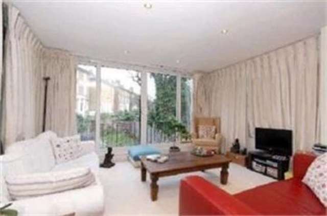  Image of 4 bedroom Town House to rent in Harley Road London NW3 at London, NW3 3BX