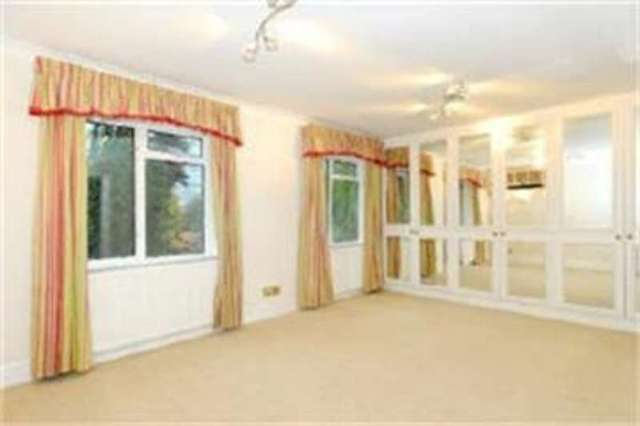  Image of 4 bedroom Town House to rent in Harley Road London NW3 at London, NW3 3BX