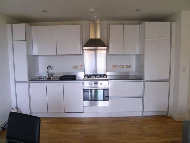  Image of 2 bedroom Apartment to rent in Chatham Street Reading RG1 at Chatham Street  Reading, RG1 7LF