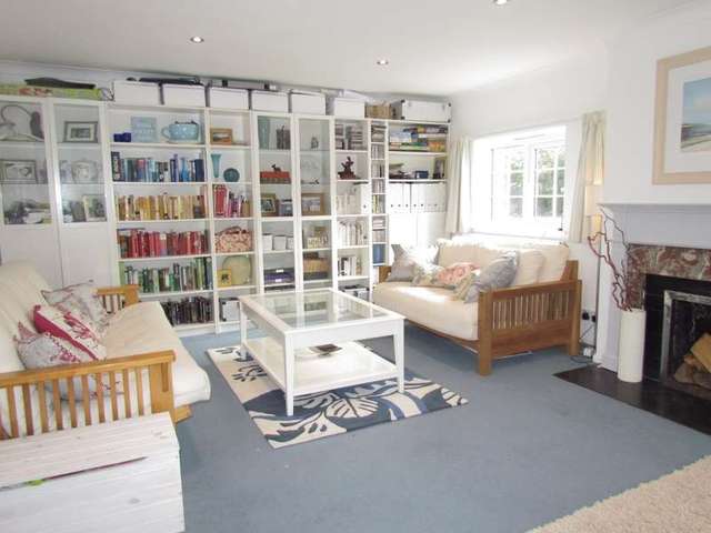  Image of 4 bedroom Detached house for sale in Chazey Heath Mapledurham Reading RG4 at Chazey Heath Mapledurham, RG4 7UF