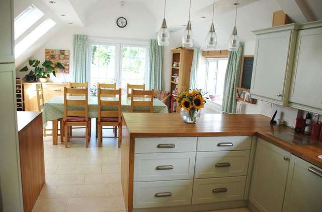 Image of 4 bedroom Detached house for sale in Chazey Heath Mapledurham Reading RG4 at Chazey Heath Mapledurham, RG4 7UF