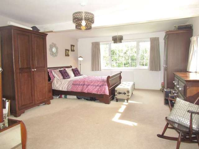  Image of 4 bedroom Detached house for sale in Chazey Heath Mapledurham Reading RG4 at Chazey Heath Mapledurham, RG4 7UF