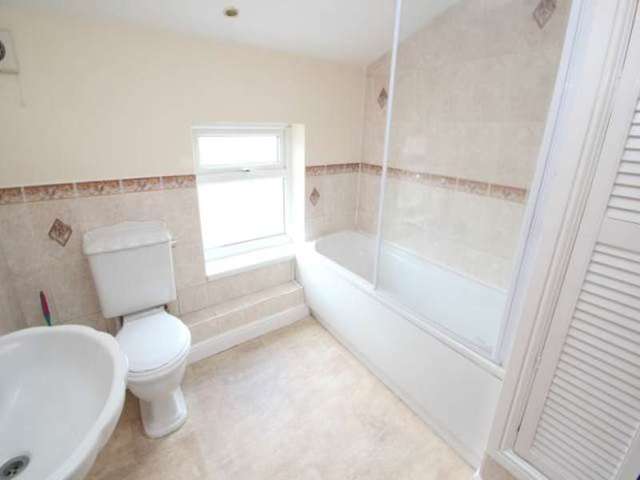  Image of 3 bedroom Detached house to rent in Orford Lane Warrington WA2 at Orford Warrington Fearnhead, WA2 7AW