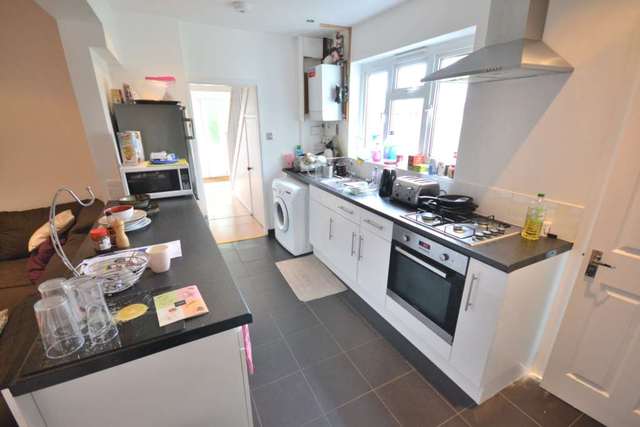  Image of 1 bedroom House Share to rent in Montague Street Caversham Reading RG4 at Montague Street Caversham Reading, RG4 5AU