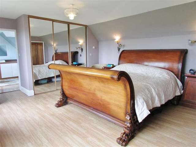  Image of 4 bedroom Detached house for sale in Paddock Close Wantage OX12 at Wantage, OX12 7EQ