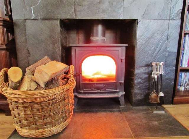  Image of 4 bedroom Detached house for sale in Paddock Close Wantage OX12 at Wantage, OX12 7EQ