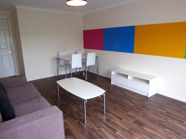  Image of 2 bedroom Flat to rent in Otago Street Glasgow G12 at Hillhead Glasgow Glasgow, G12 8PQ