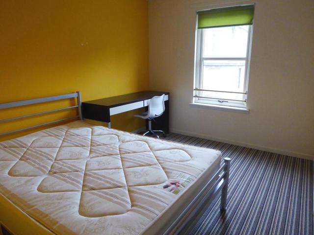  Image of 2 bedroom Flat to rent in Otago Street Glasgow G12 at Hillhead Glasgow Glasgow, G12 8PQ