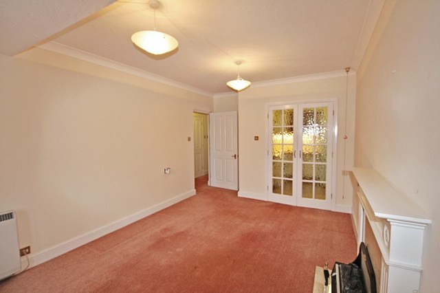  Image of 1 bedroom Retirement Property for sale in Christchurch Road Ringwood BH24 at 25-27 Christchurch Road  Ringwood, BH24 1DG