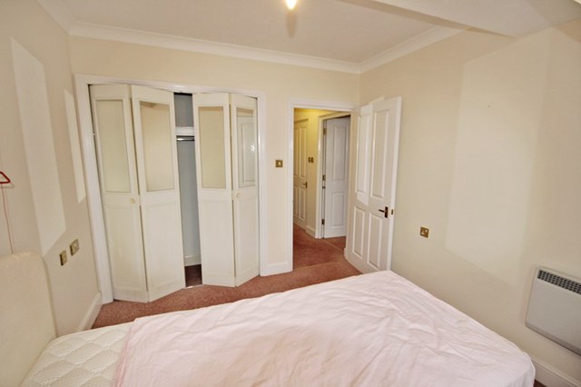  Image of 1 bedroom Retirement Property for sale in Christchurch Road Ringwood BH24 at 25-27 Christchurch Road  Ringwood, BH24 1DG