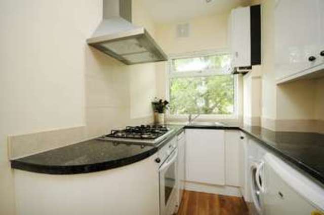  Image of Flat to rent in Glenmore Road London NW3 at Belsize Park London Belsize Park, NW3 4DA