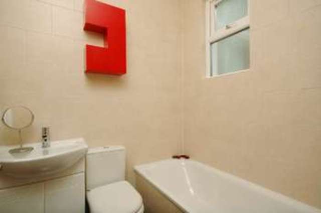  Image of Flat to rent in Glenmore Road London NW3 at Belsize Park London Belsize Park, NW3 4DA