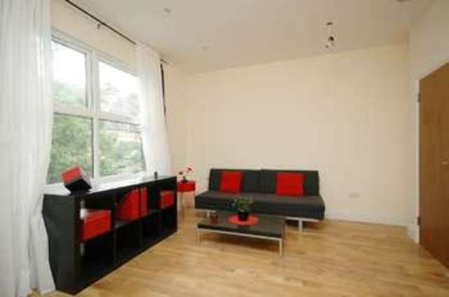  Image of Flat to rent in Glenmore Road London NW3 at Belsize Park London Belsize Park, NW3 4DA
