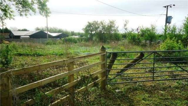  Image of Detached house for sale in Leighton Road Stanbridge Leighton Buzzard LU7 at Tilsworth Road Stanbridge Stanbridge, LU7 9HW